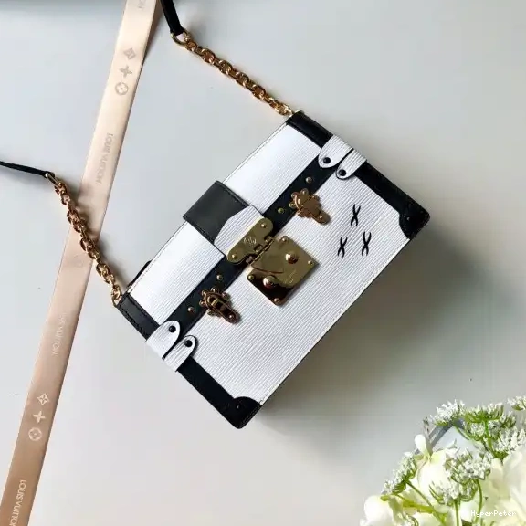 Vuitton Louis TRUNK CHANELUTCH 0525